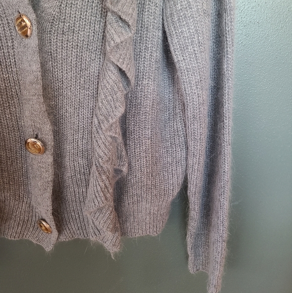 POL Ruffle Cardigan in Gray, Size Large - Picture 4 of 7